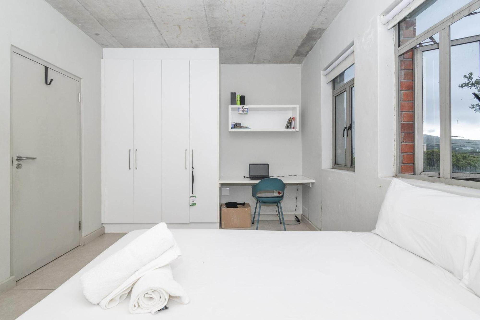 Metropole 2-bed Retreat In Vibrant Rondebosch * Cape Town
