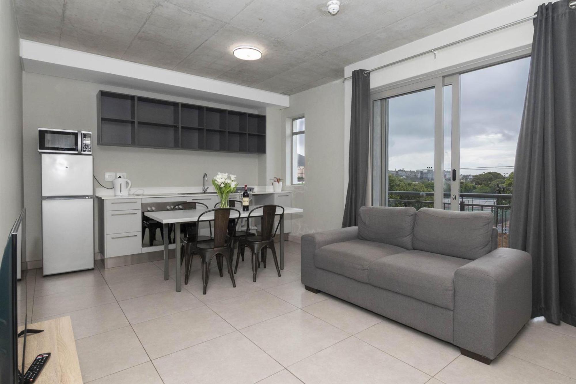 Metropole 2-bed Retreat In Vibrant Rondebosch * Cape Town